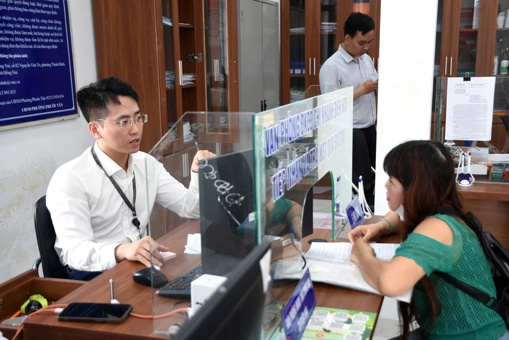 TP.HCM triển khai đường dây nóng về thủ tục hành chính Ảnh minh họa thủ tục hành chính
