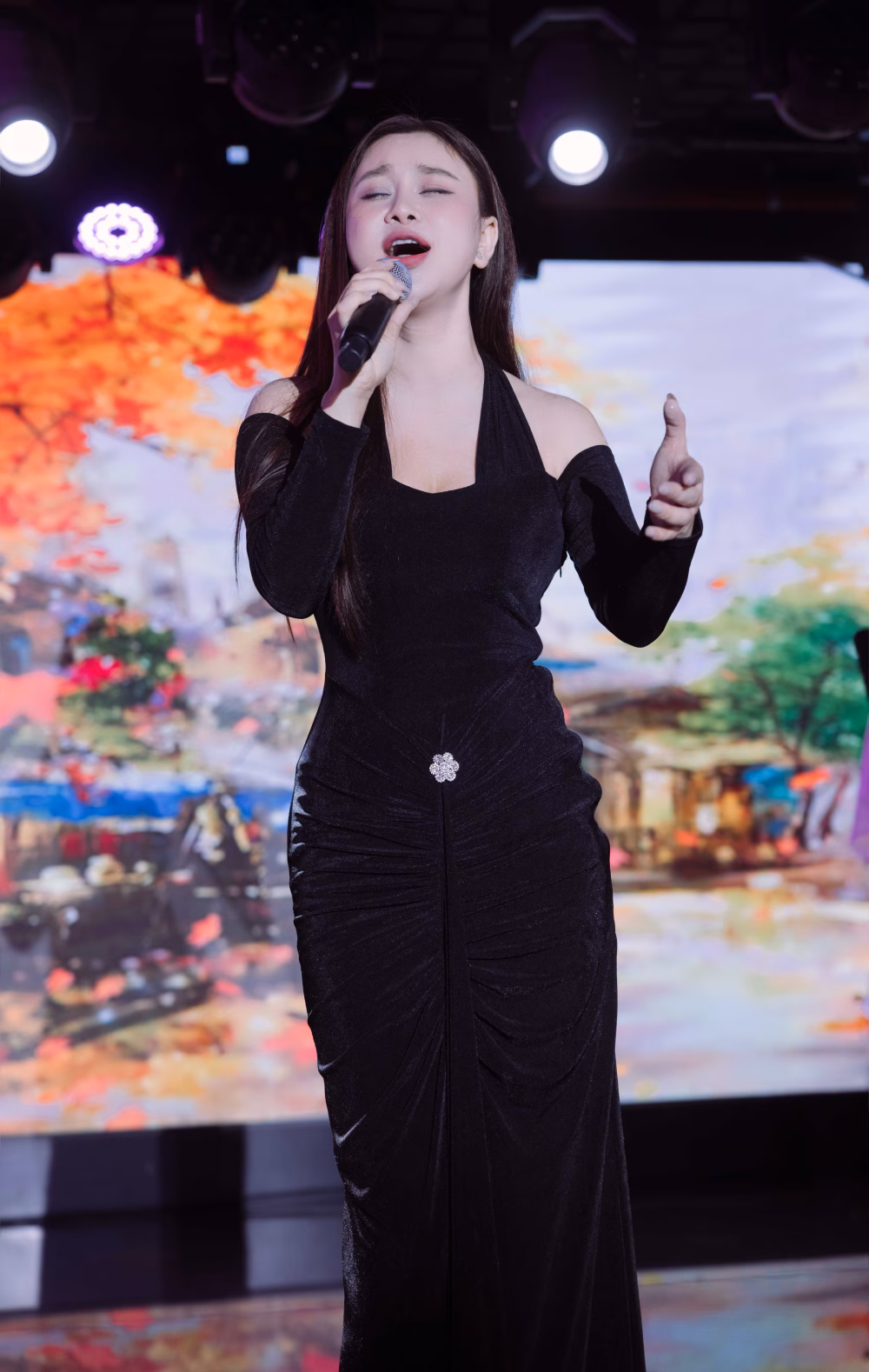 Theo Phương Thảo, Phương Nga sở hữu giọng hát vô cùng đặc biệt Theo Phương Thảo, Phương Nga sở hữu giọng hát vô cùng đặc biệt