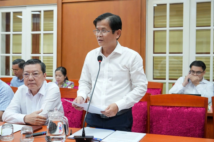 Báo cáo của Phó chủ tịch UBND huyện Cần Giờ Phó chủ tịch UBND huyện Cần Giờ Nguyễn Ngọc Xuân báo cáo