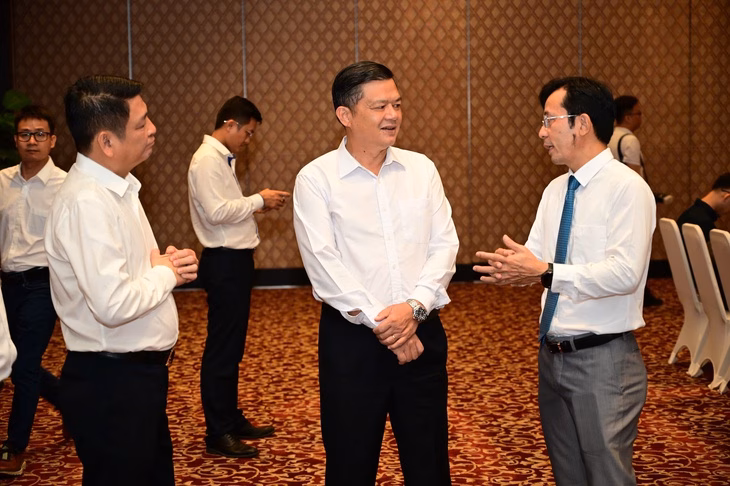 5 trụ cột “Phú Quốc xanh” Từ trái qua: ông Bùi Quốc Thái, ông Giang Thanh Khoa và ông Trần Xuân Toàn