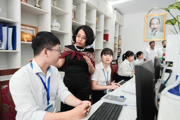 TP.HCM: 102 phường xã vận hành thử nghiệm lần 2 mô hình chính quyền địa phương TP.HCM - Ảnh1.