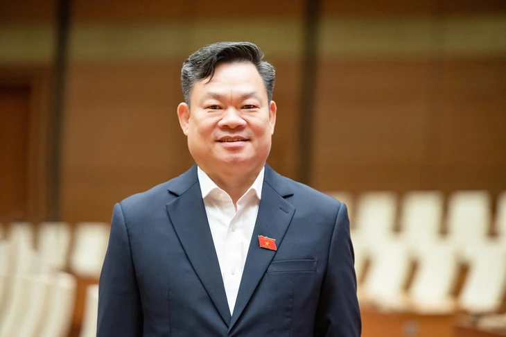 Ông Hoàng Duy Chinh