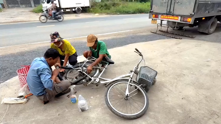 vá xe - Ảnh2. vá xe - Ảnh2.