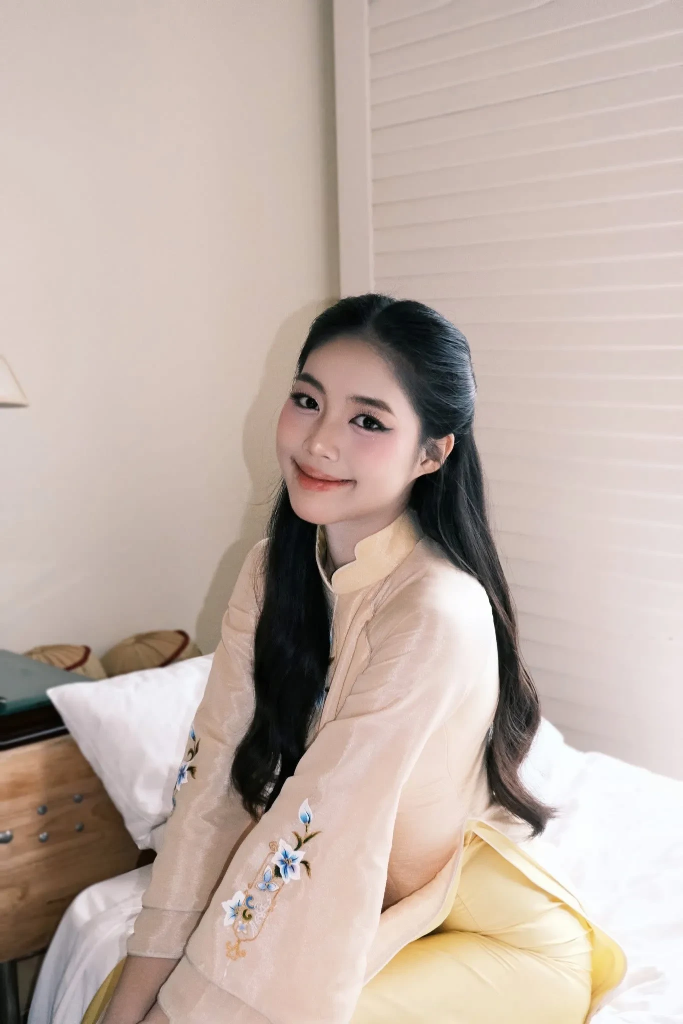 Trang phục dạ hội Trần Ngọc Châu Anh trong trang phục dạ hội