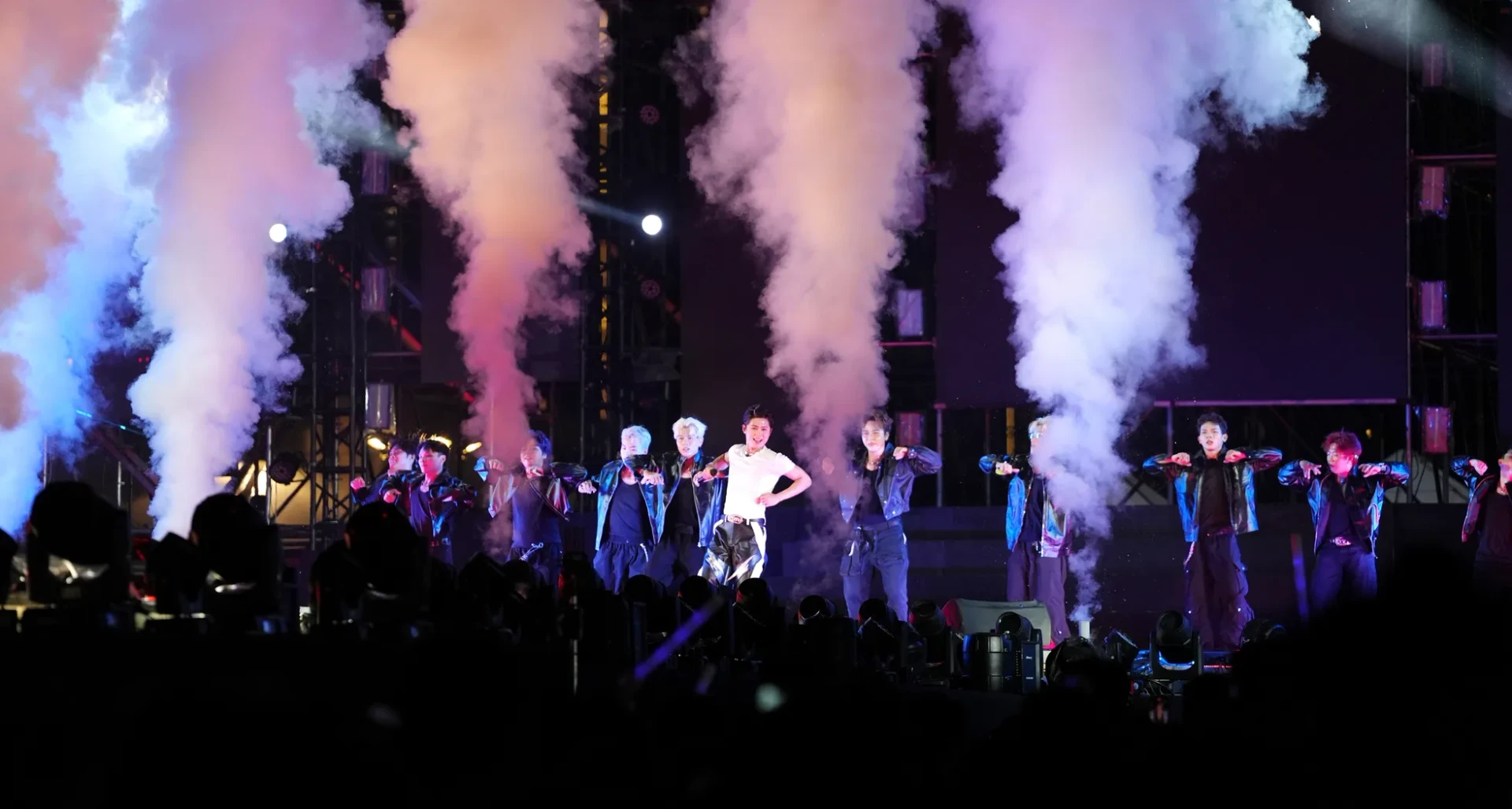 Tăng Duy Tân Trải nghiệm âm nhạc và giải trí toàn diện tại GAMA Music Racing Festival