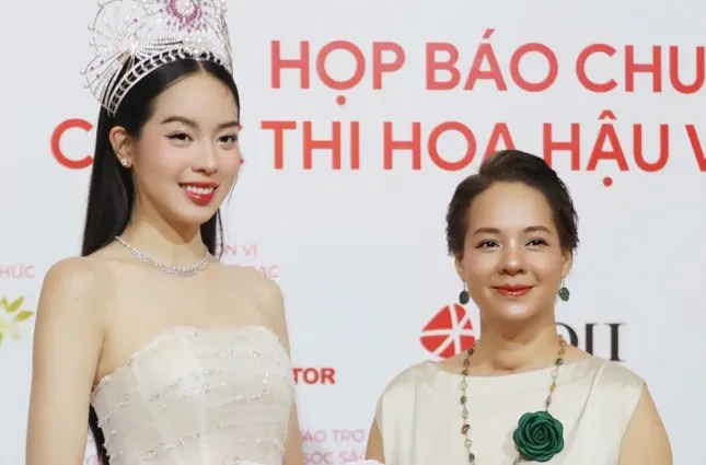 MC Diễm Quỳnh MC Diễm Quỳnh tại họp báo chung kết Hoa hậu Việt Nam 2024