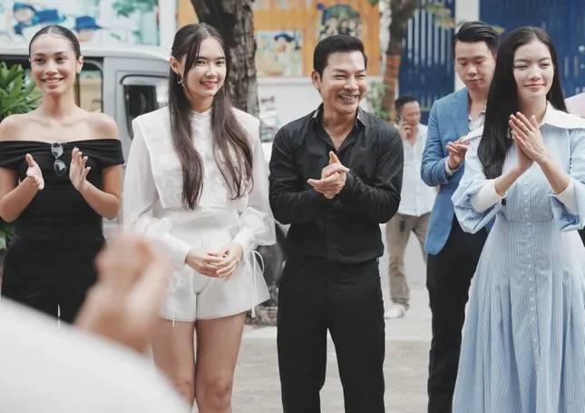 Lễ khai máy phim Trên con đường mới Các nghệ sĩ trong lễ khai máy