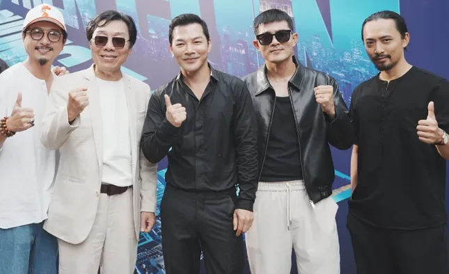 Lễ khai máy phim Trên con đường mới Trần Bảo Sơn cùng các diễn viên trong lễ khai máy