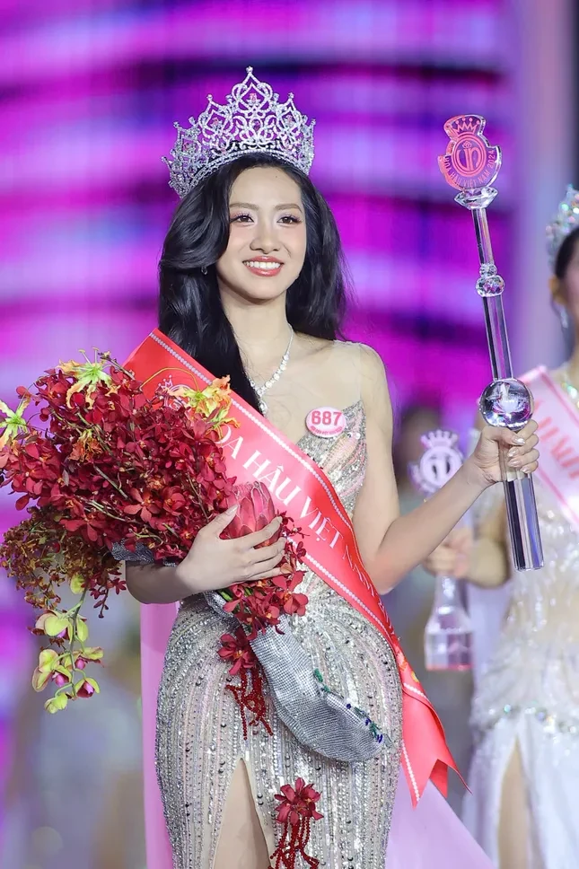 Tân Hoa hậu Việt Nam - Hà Trúc Linh Tân Hoa hậu Việt Nam - Hà Trúc Linh