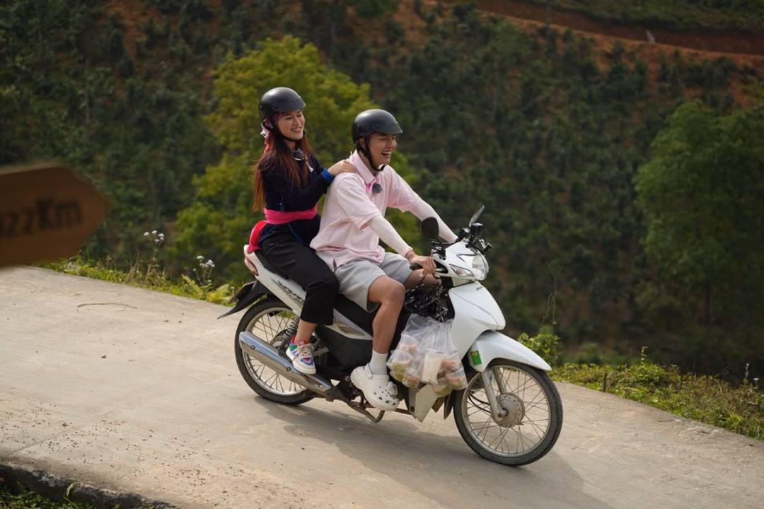 Ngọc Thanh Tâm trong bộ trang phục dân tộc Tày