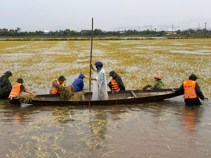Thời tiết 14-6: Miền Trung trở lại với nắng nóng, miền Bắc và Nam đối mặt với mưa dông Thời tiết miền Trung sau mưa bão