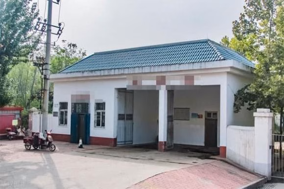 Tránh xa trạm thu gom rác Tránh xa trạm thu gom rác