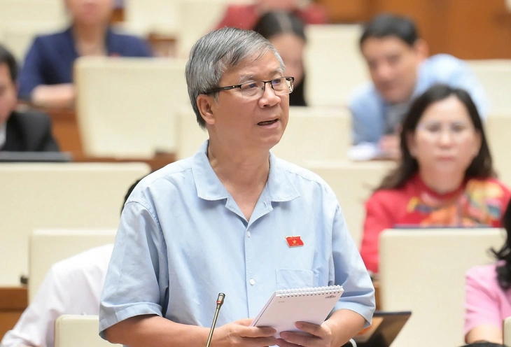 ‘Nghịch lý trong thi cử: Cấp 1, cấp 2 khó nhưng lên thạc sĩ, tiến sĩ lại dễ’ Đại biểu Nguyễn Anh Trí - Ảnh: Media Quốc hội