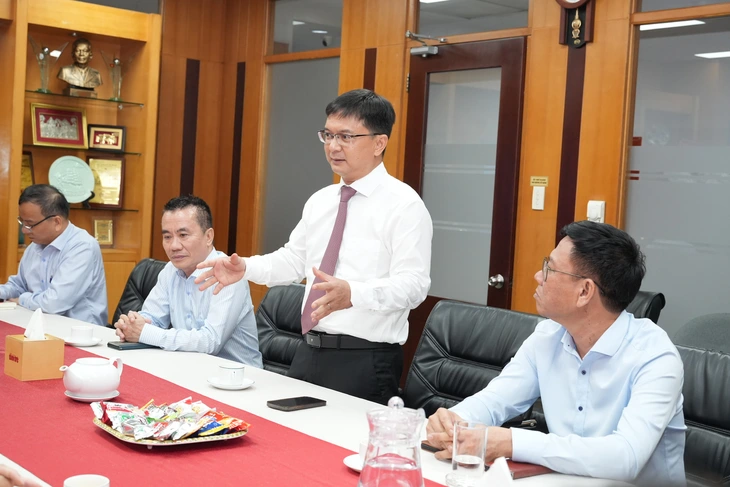 Ông Nguyễn Mạnh Cường đánh giá cao sự đóng góp của Tuổi Trẻ Ông Nguyễn Mạnh Cường đánh giá cao sự đóng góp của Tuổi Trẻ