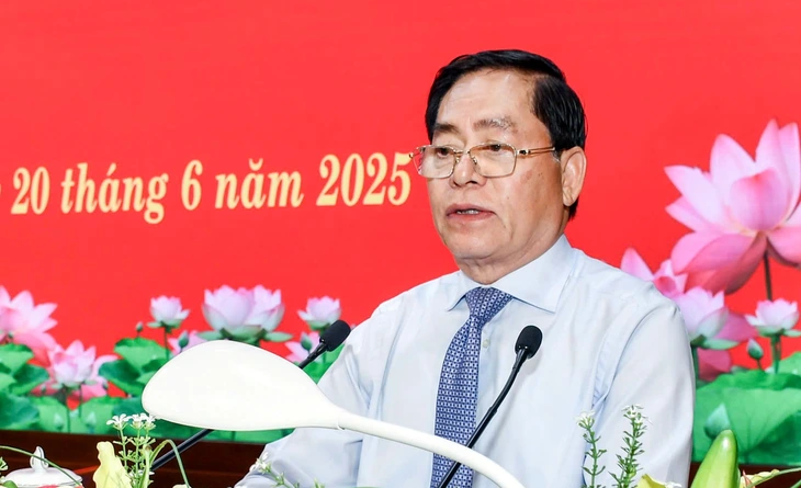 Bí thư Phạm Viết Thanh phát biểu Ông Phạm Viết Thanh phát biểu tại hội nghị