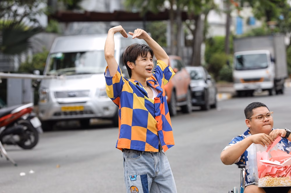 Phạm Đình Thái Ngân trong MV mới Phạm Đình Thái Ngân trong MV mới