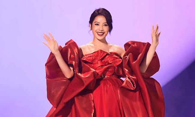 Chi Pu trình diễn tại chương trình Đạp gió 2023 Chi Pu trình diễn tại chương trình Đạp gió 2023