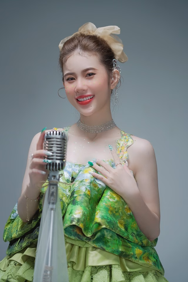 Quỳnh Ori gác lại sự nghiệp võ thuật vì đam mê âm nhạc Quỳnh Ori gác lại sự nghiệp võ thuật vì đam mê âm nhạc