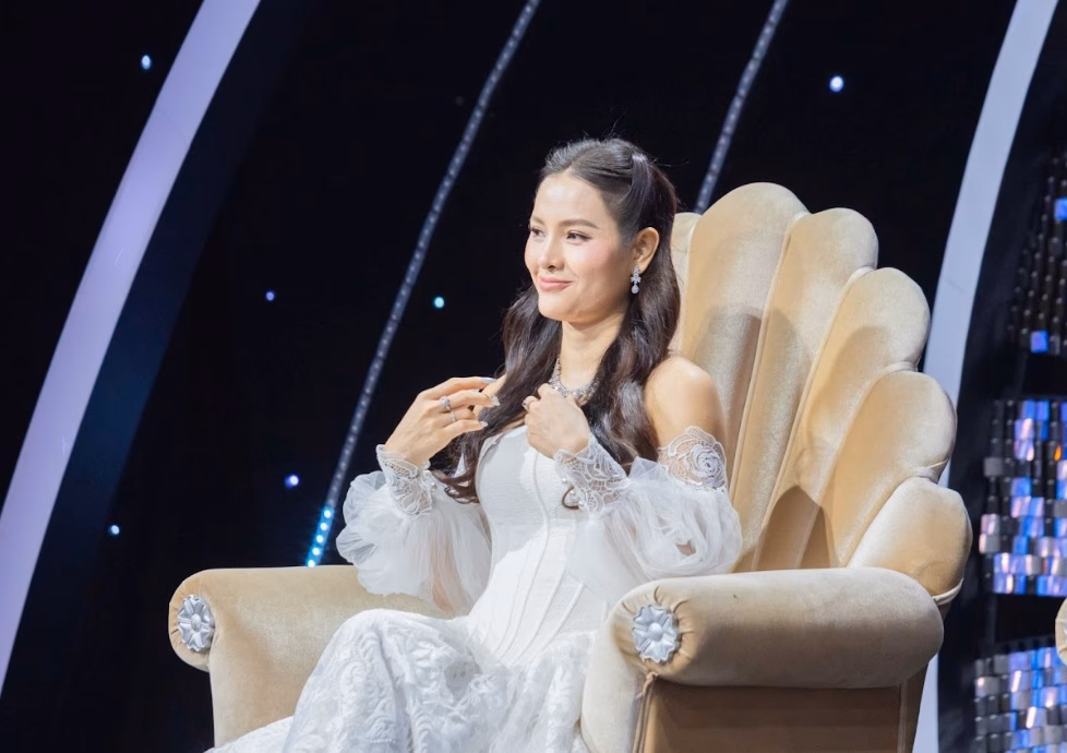 Phương Trinh Jolie