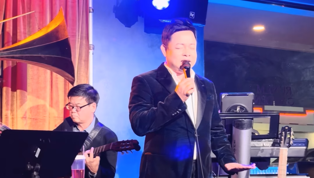 Ca sĩ Quang Lê Ca sĩ Quang Lê trong một sự kiện