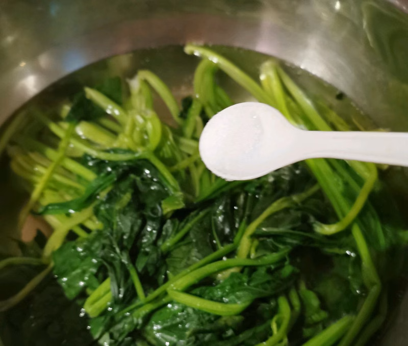 Rau bina sốt mè Rau bina sốt mè