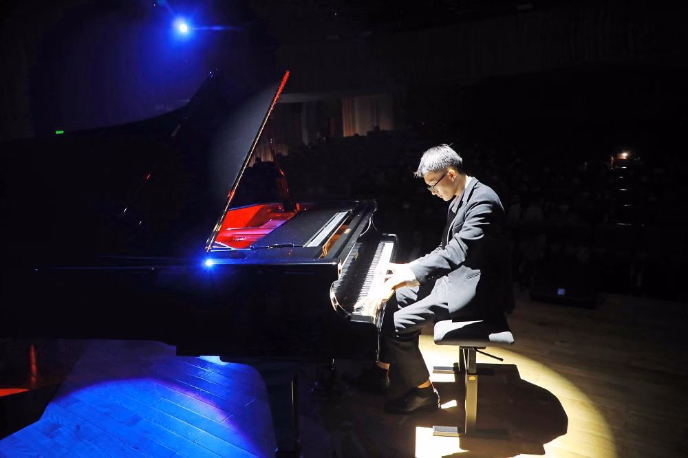 Giám khảo cuộc thi Piano SIU Giám khảo cuộc thi Piano SIU