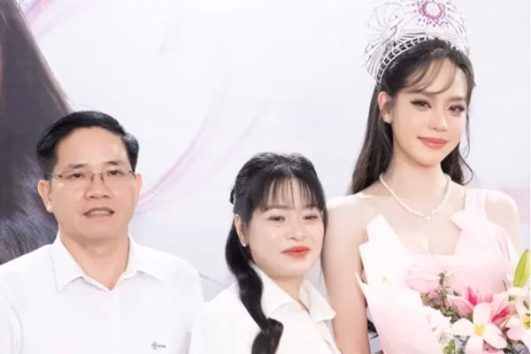 Mẹ ruột Hoa hậu Thanh Thủy giản dị