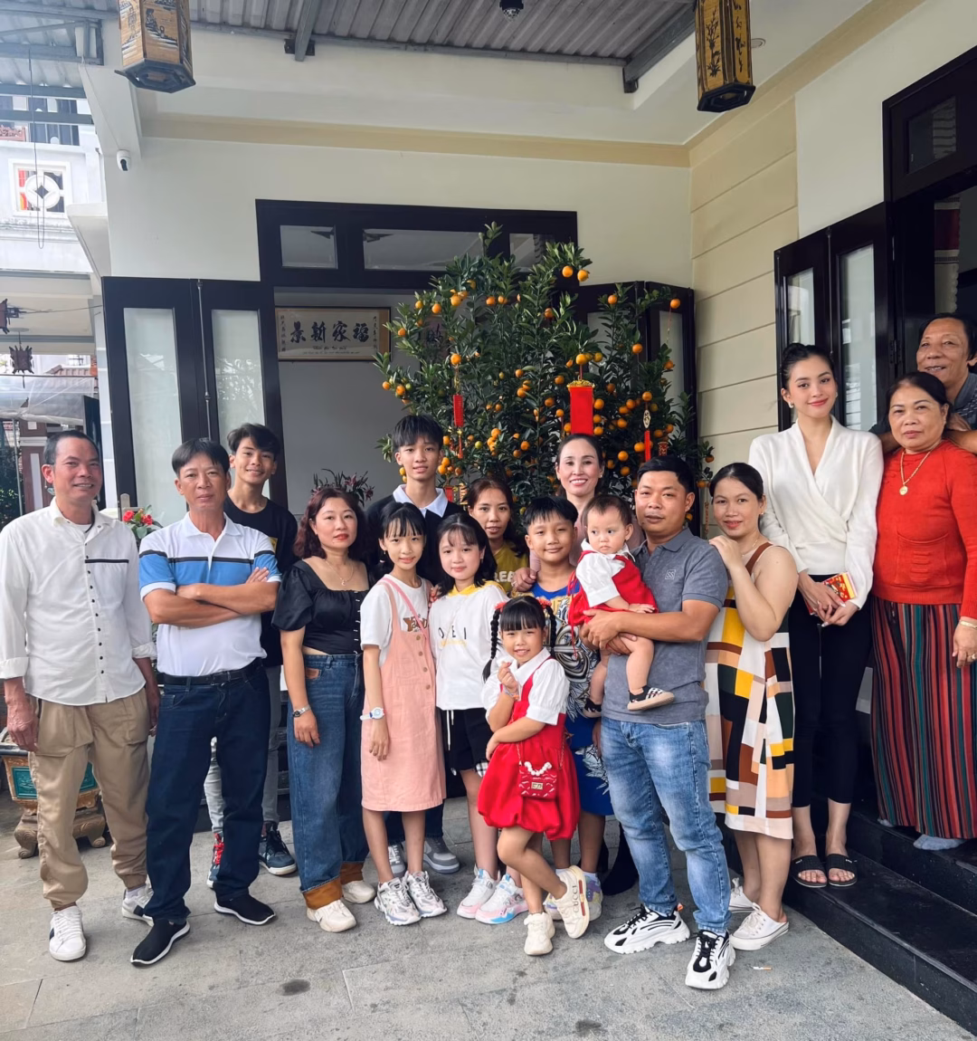 Hoa hậu Tiểu Vy và mẹ Mẹ ruột một Hoa hậu Việt Nam quê Quảng Nam, đời thực làm chủ spa, nhan sắc đài các- Ảnh2.