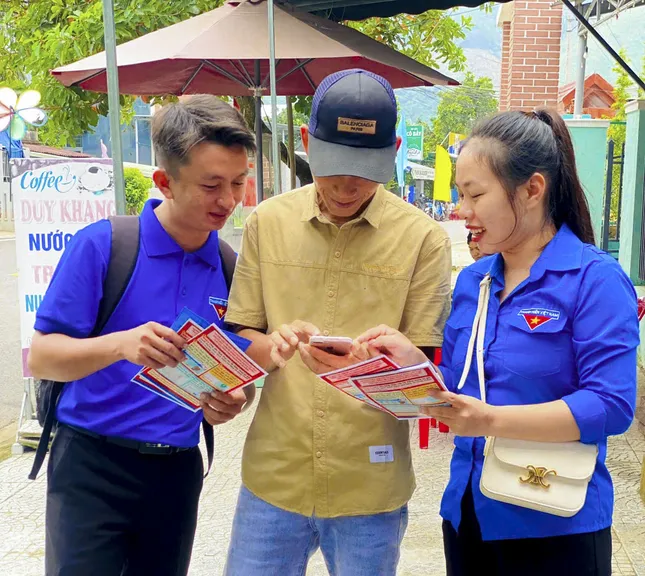 Khách hàng thanh toán không dùng tiền mặt Khách hàng sử dụng mã QR để thanh toán