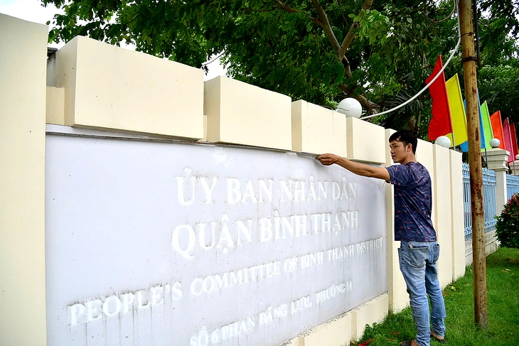 Phường Bình Thạnh gắn bảng tên mới Phường Bình Thạnh gắn bảng tên mới