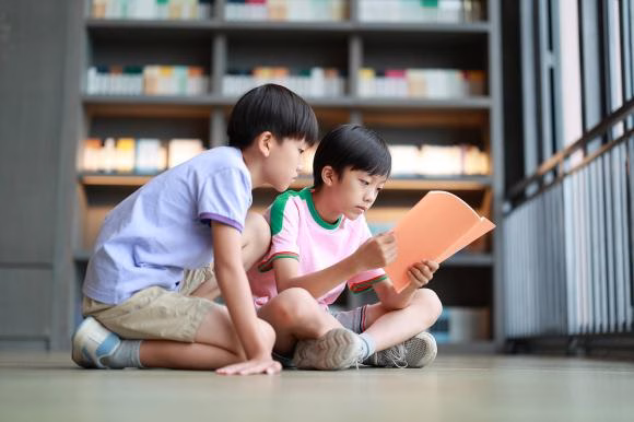 Trẻ học thêm và trẻ không học thêm