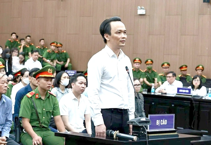 Cựu chủ tịch FLC Trịnh Văn Quyết tại phiên tòa sơ thẩm. Cựu chủ tịch FLC Trịnh Văn Quyết tại phiên tòa sơ thẩm.