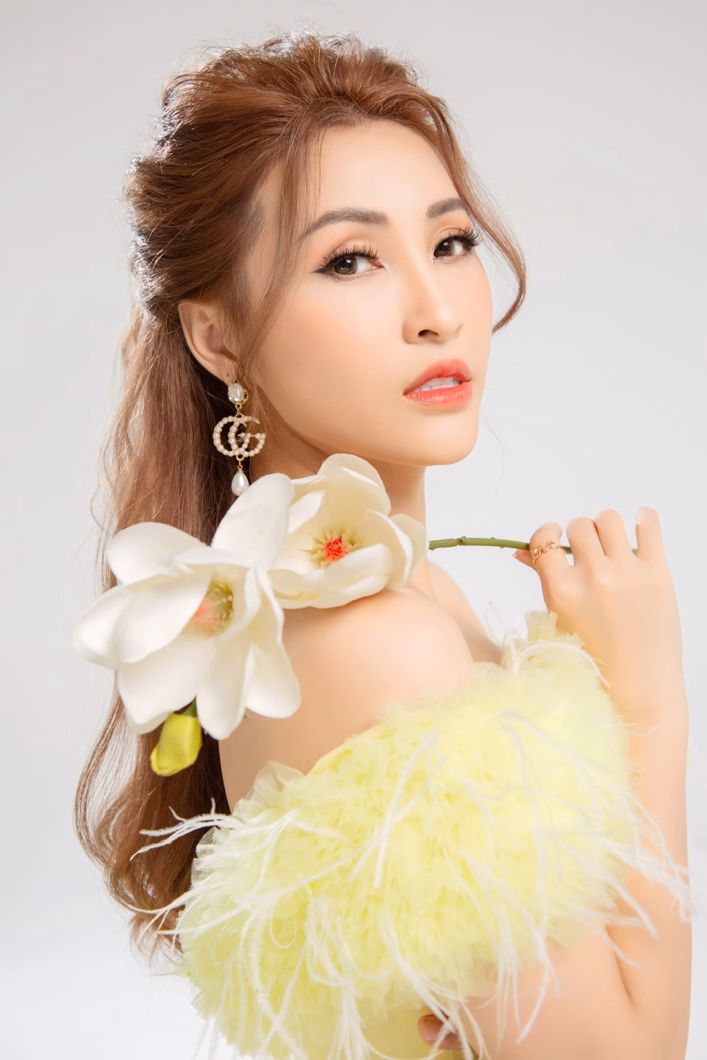Bản cover của Vĩnh Thuyên Kim gây sốt trên Youtube Bản cover của Vĩnh Thuyên Kim gây sốt trên Youtube