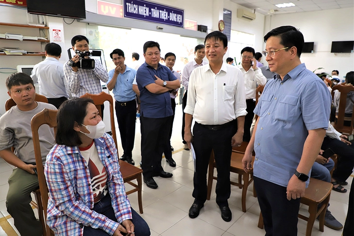 Yêu cầu đối với chính quyền mới Kiểm tra Trung tâm hành chính công mới ở các phường của TP Long Xuyên