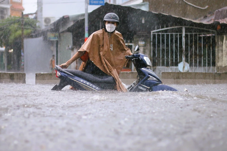 Mưa lớn ở Nam Bộ mưa to