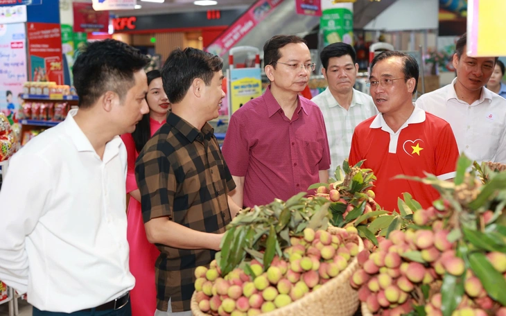 Vải thiều Lục Ngạn lên kệ siêu thị.
