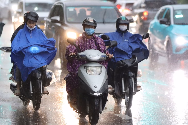 Thời tiết hôm nay 8-6: Bắc Bộ ngày nắng, chiều mưa, Nam Bộ mưa to