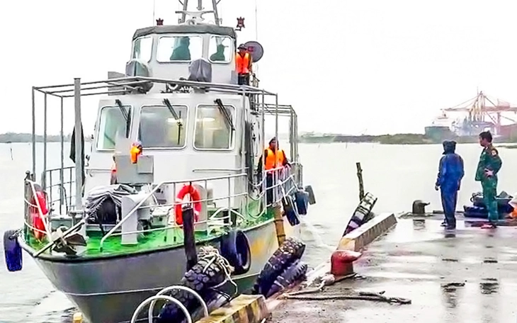 Tàu cá bị nạn được cứu hộ Tàu cá bị nạn được cứu hộ