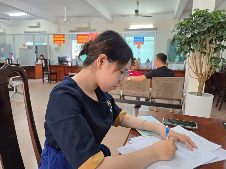 Giải Pháp Cho Hồ Sơ Hành Chính Tồn Động Trong Giai Đoạn Chuyển Tiếp Tại TP.HCM Hồ sơ hành chính tồn đọng sẽ được giải quyết ra sao trong giai đoạn giao thời?