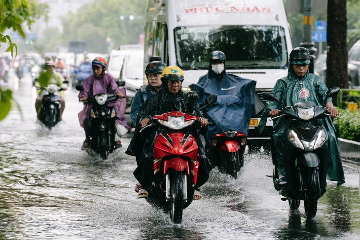Dự báo thời tiết 18-6: Nắng nóng gay gắt ở Trung Bộ, mưa lớn ở Nam Bộ Thời tiết ngày 18-6