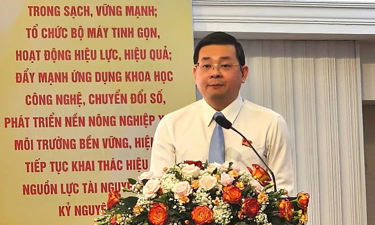 Giám đốc Sở Nông nghiệp và Môi trường TP.HCM trình bày báo cáo chính trị Giám đốc Sở Nông nghiệp và Môi trường TP.HCM trình bày báo cáo chính trị