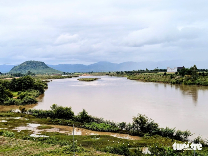 Vụ giải cứu 2 em nhỏ kẹt lũ bằng drone: Lời kể của người trong cuộc Vụ giải cứu 2 em nhỏ kẹt lũ bằng drone: Lời kể của người trong cuộc
