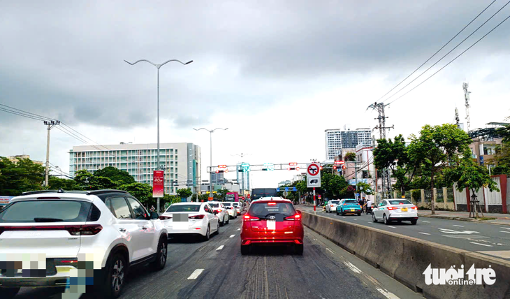 Đà Nẵng: Đường huyết mạch nham nhở, hư hỏng nặng Đà Nẵng: Đường huyết mạch nham nhở, hư hỏng nặng