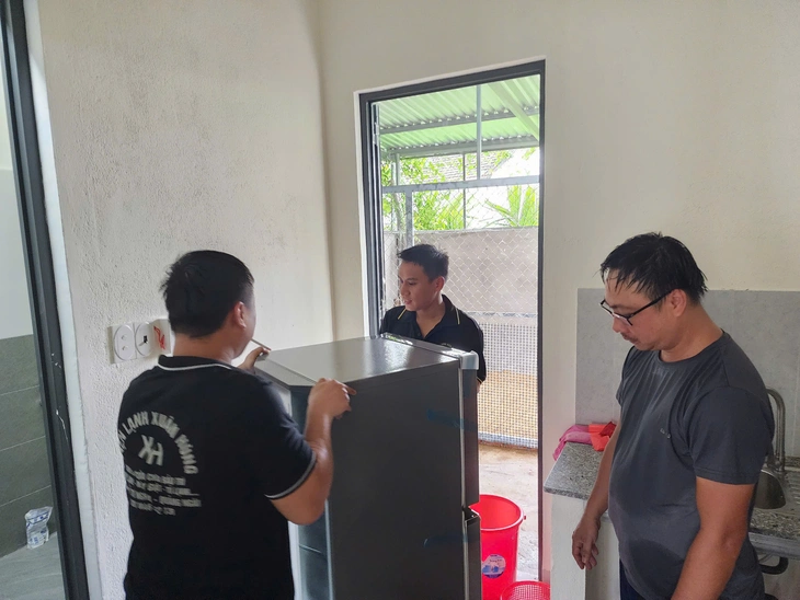 Người dân Quảng Ngãi hỗ trợ nhà ở miễn phí cho cán bộ Kon Tum Người dân Quảng Ngãi hỗ trợ nhà ở miễn phí cho cán bộ Kon Tum