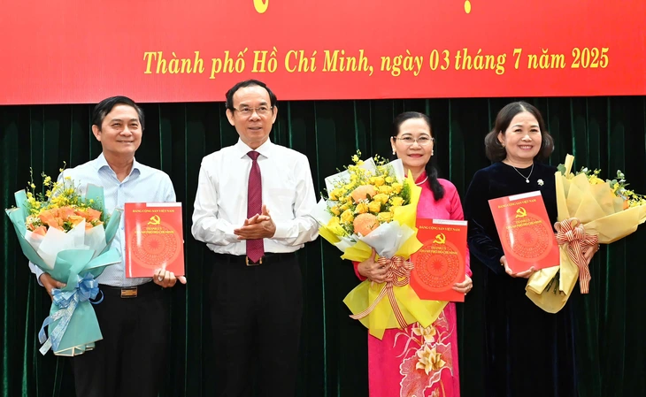 Nguyên Chủ tịch HĐND TP.HCM Nguyễn Thị Lệ nhận quyết định nghỉ hưu trước tuổi
