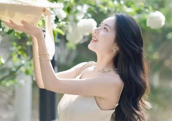 Phụ nữ trên 35 tuổi có quan điểm khác về chênh lệch tuổi tác Phụ nữ trên 35 tuổi