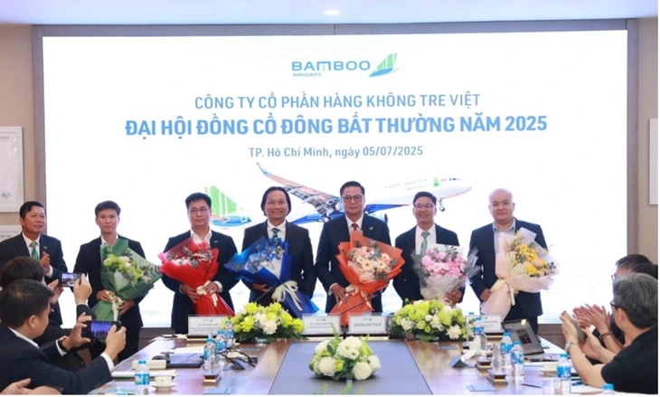 Bamboo Airways thay đổi nhân sự, tiếp tục phối hợp chặt chẽ với một ngân hàng Bamboo Airways thay đổi nhân sự, tiếp tục phối hợp chặt chẽ với một ngân hàng