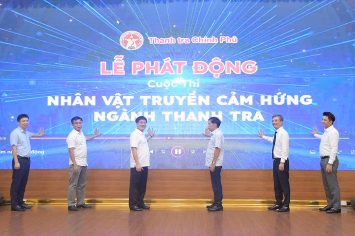 Lãnh đạo Thanh tra Chính phủ cùng ban tổ chức bấm nút phát động cuộc thi Lãnh đạo Thanh tra Chính phủ cùng ban tổ chức bấm nút phát động cuộc thi