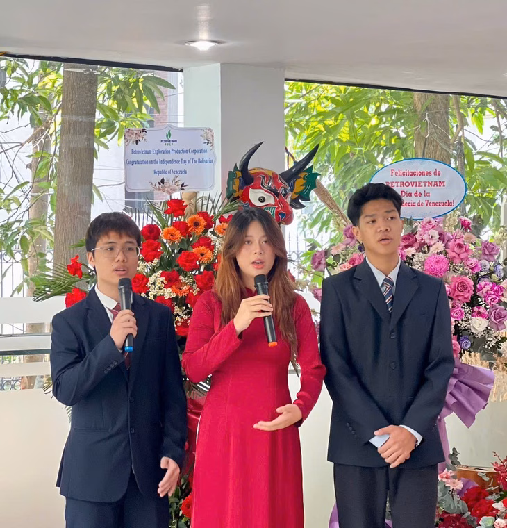 Bài ca 'Nguyễn Văn Trỗi - lời anh vọng mãi ngàn năm' Bài ca 'Nguyễn Văn Trỗi - lời anh vọng mãi ngàn năm'