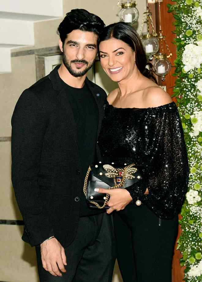 Sushmita Sen và bạn trai kém cô 16 tuổi. Ảnh: Indiatimes